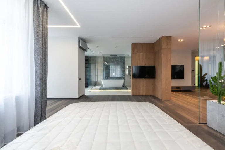 Chambre parentale avec salle de bain : concevoir une suite réussie