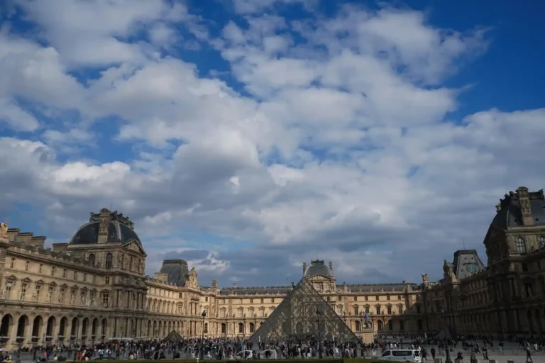 Construction du Louvre : huit siècles de chantier