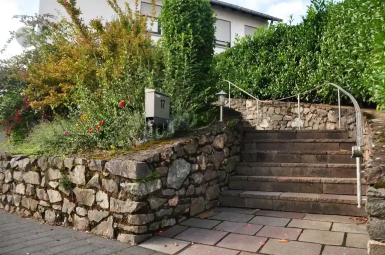 Aménagement d&rsquo;un jardin en pente : ce qui vous attend après le chantier