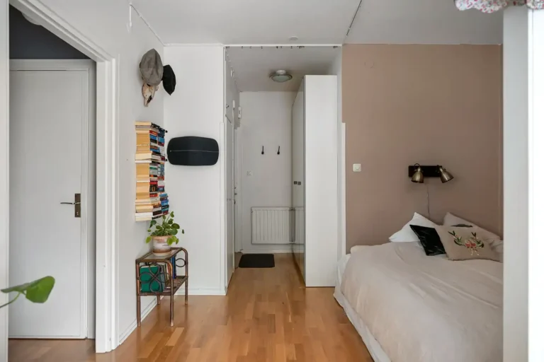 Aménager une chambre en longueur sans effet couloir