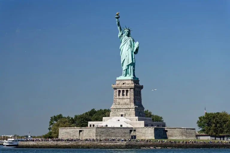 Construction de la statue de la Liberté : le chantier derrière le symbole